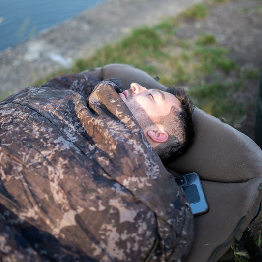 Indulgence MF60 Sleep Systems 6 Legs Camo + FREE HEATED BLANKET - Standard Bedchair